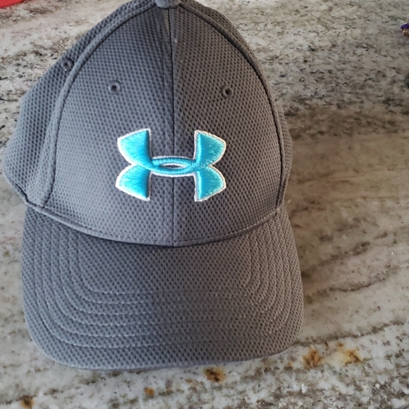 Under Armour Other - Under Armour Fitted Hat
